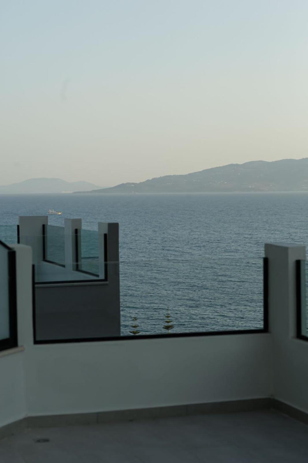 Matias Apartments Sarandë Esterno foto