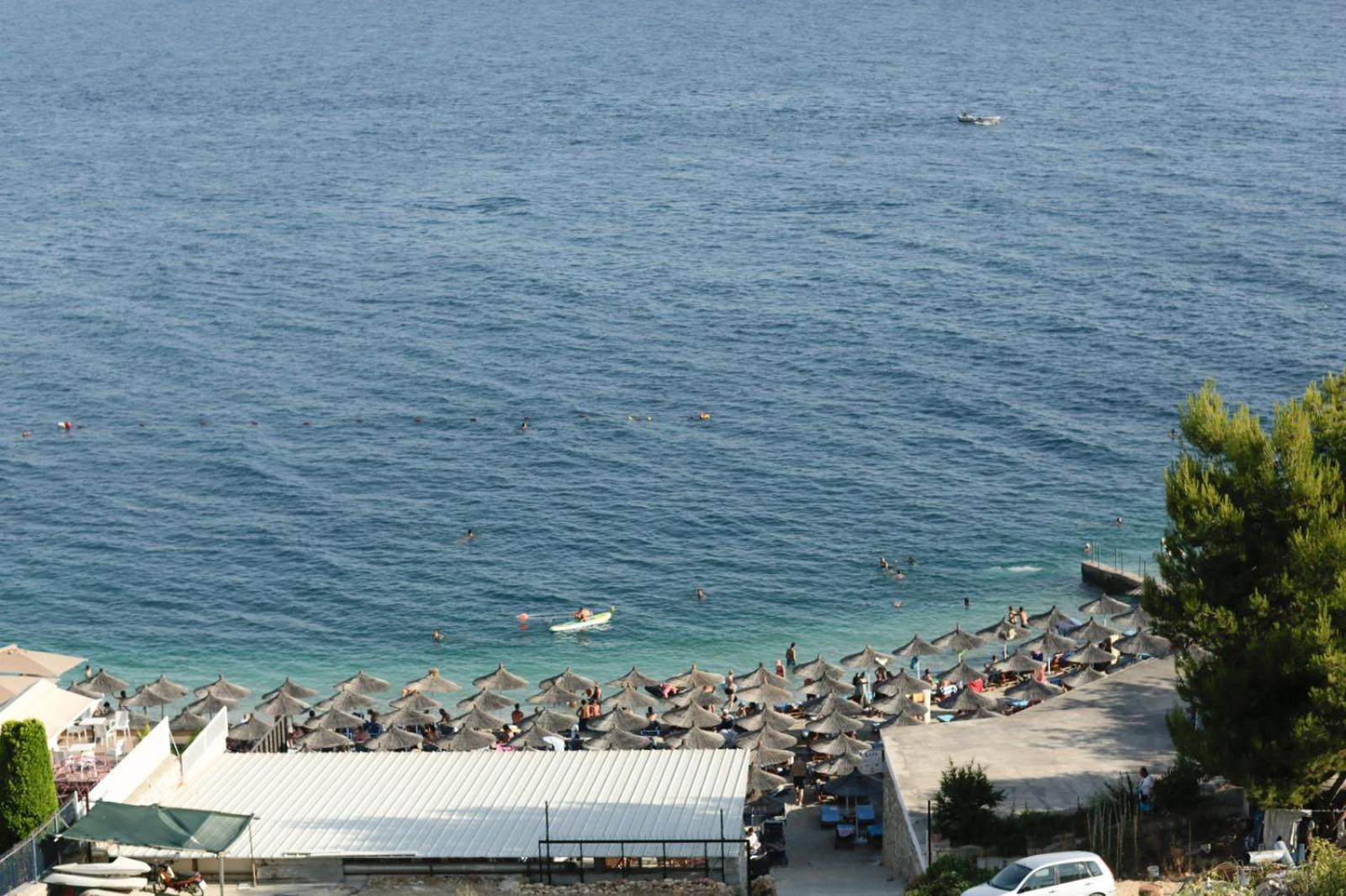 Matias Apartments Sarandë Esterno foto