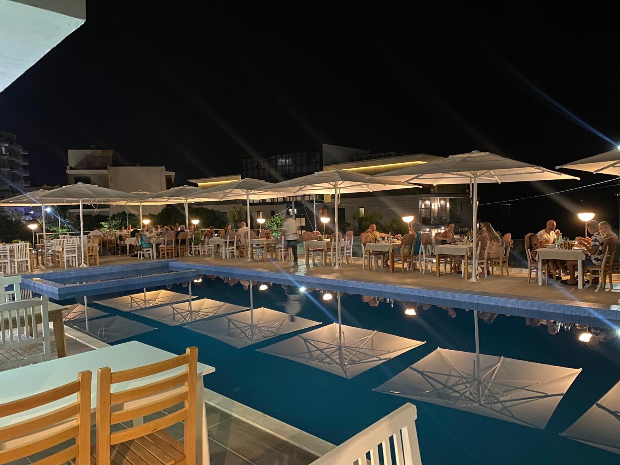 Matias Apartments Sarandë Esterno foto