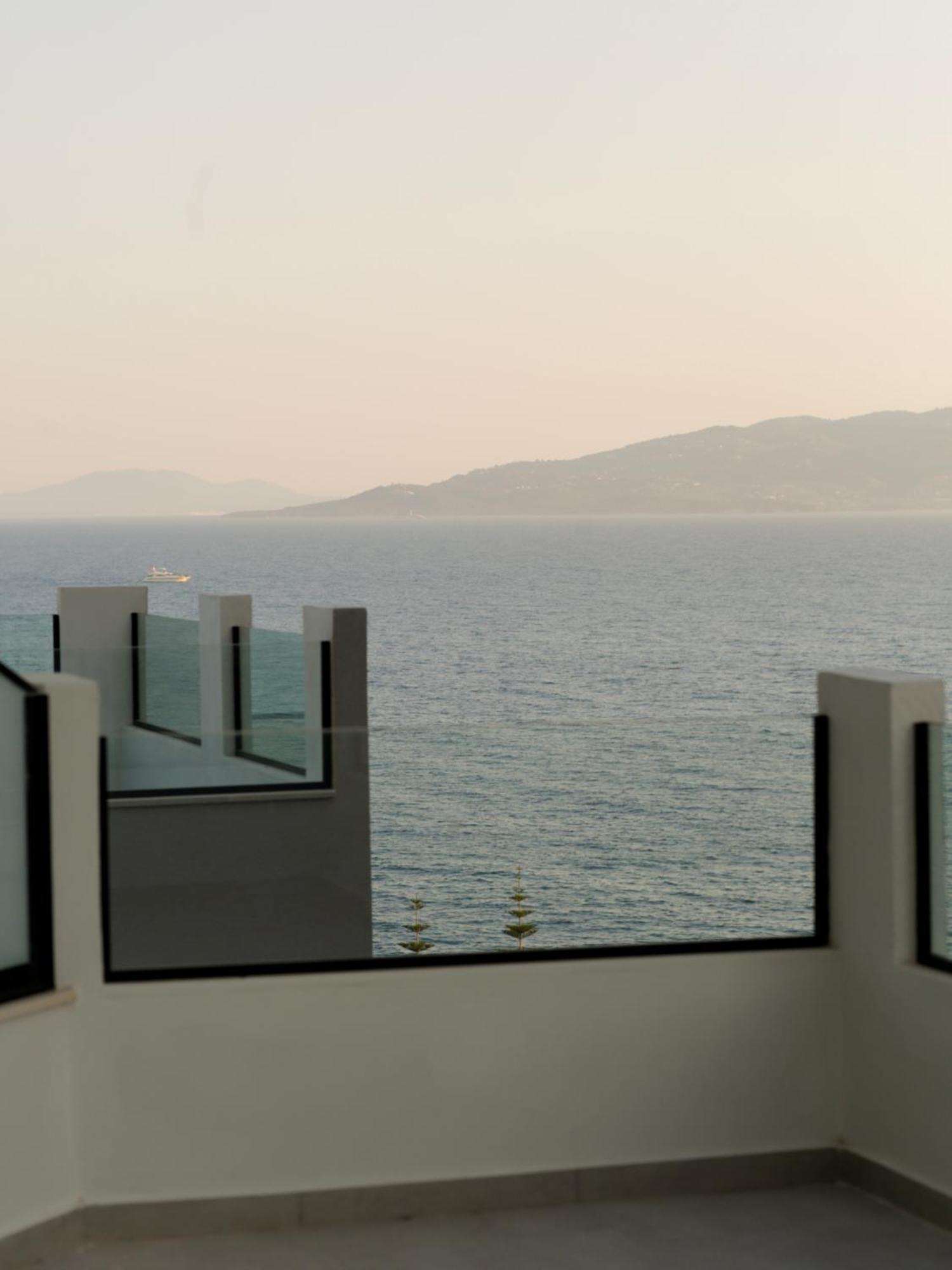Matias Apartments Sarandë Esterno foto