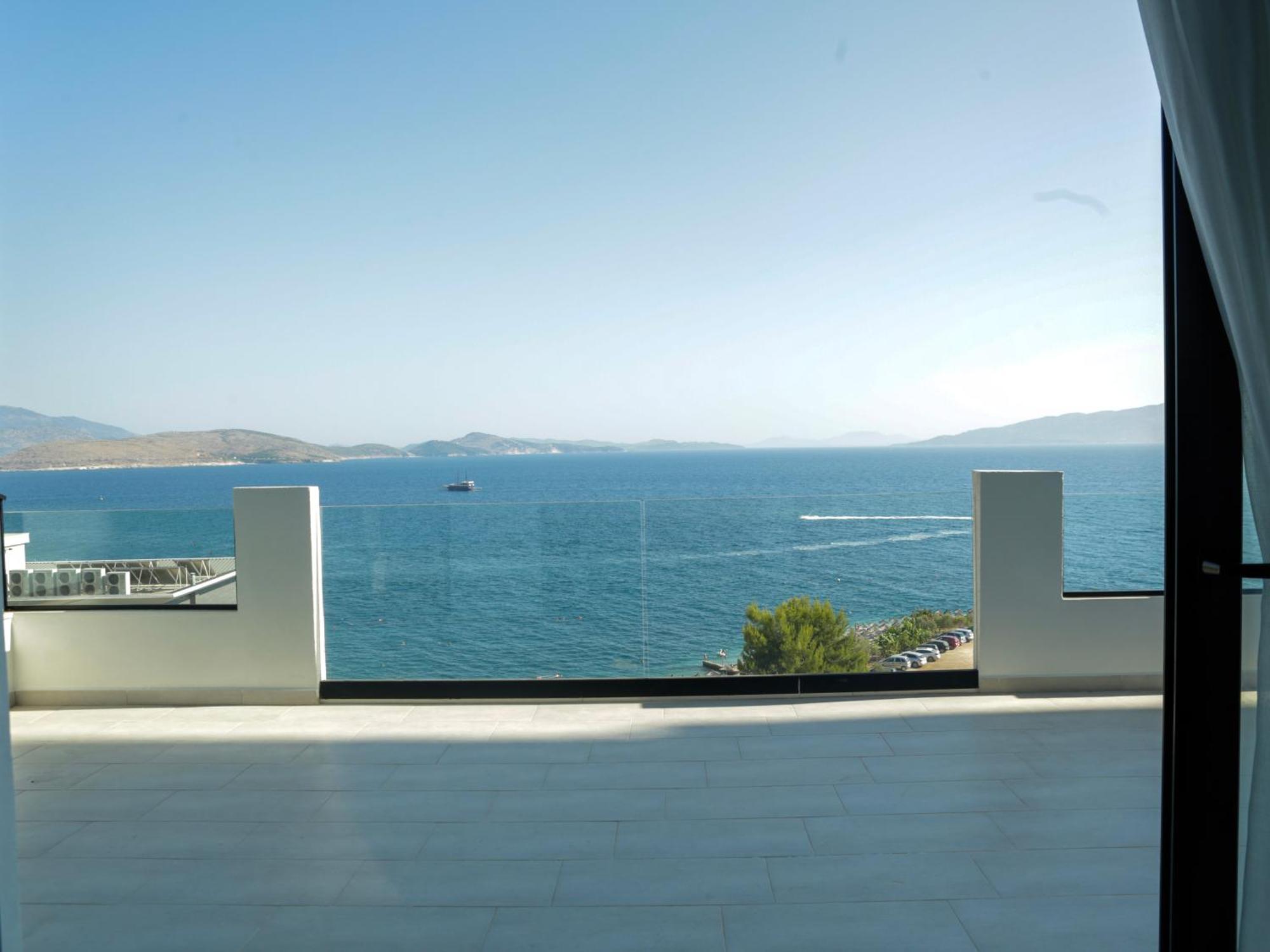 Matias Apartments Sarandë Esterno foto